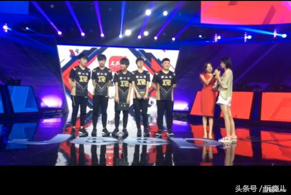 uzi的手是腱鞘炎吗,uzi治疗背部伤病