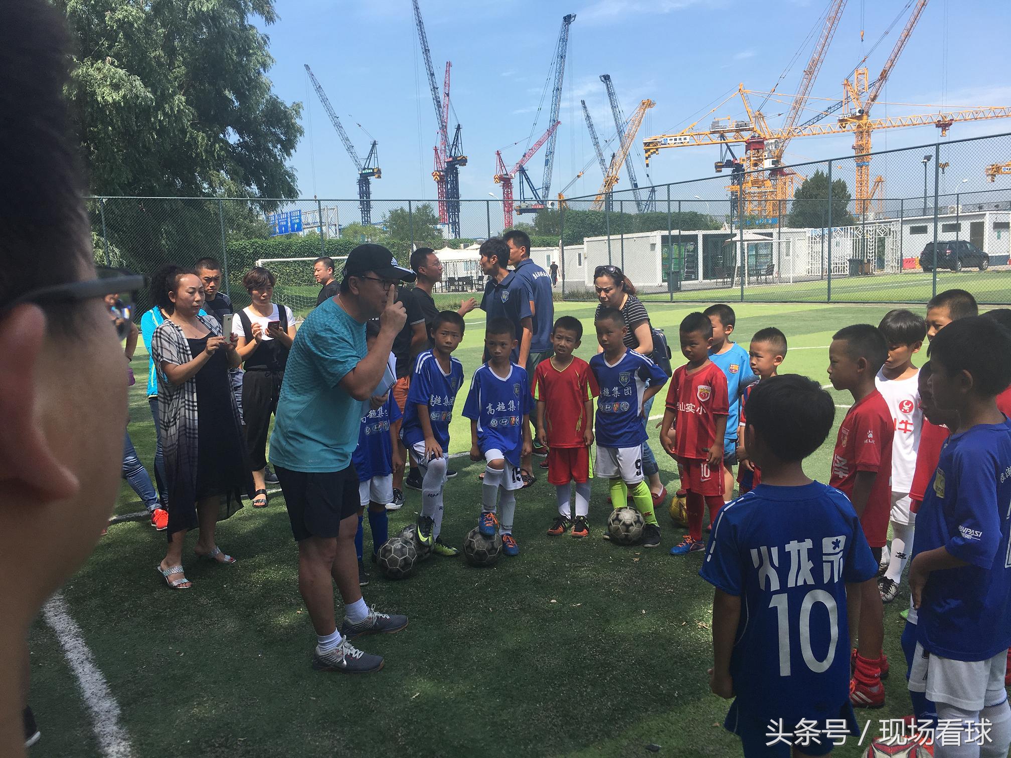 激情星期六：京鲁大战激烈精彩，足球小将厉害可爱！｜看球记