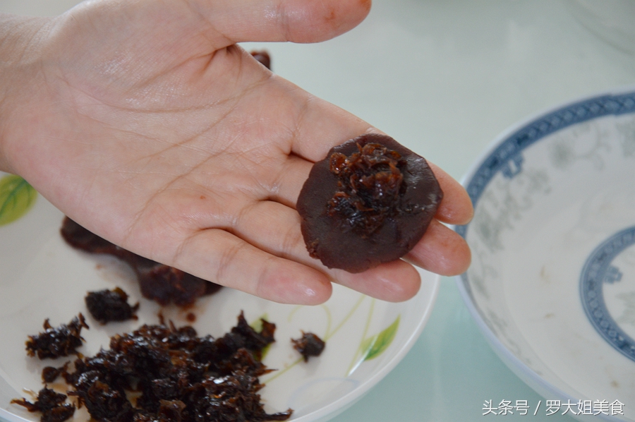 在家也能做出酥得掉渣的鲜花饼,玫瑰鲜花饼白玉酥皮