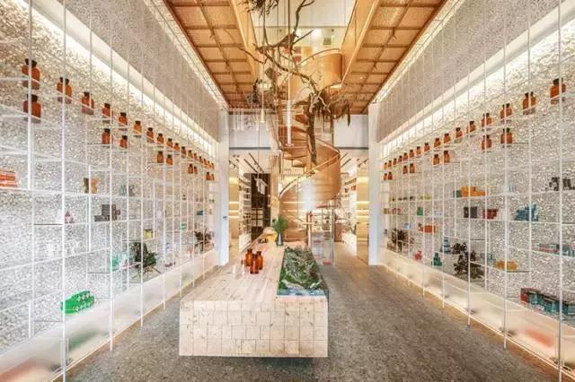 三代医药世家传人,90后帅哥开出中国最美药店,让看病不再可怕