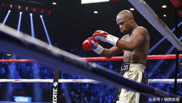 为什么拳击比赛戴拳套,拳击比赛戴着拳套还会重伤对手吗