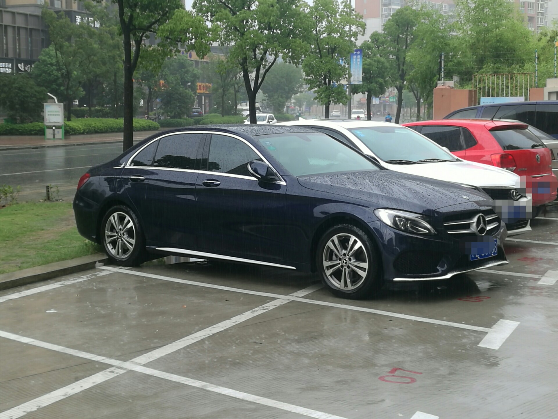 奔驰c级2012款c200l,奔驰c级2022款c260l运动试驾