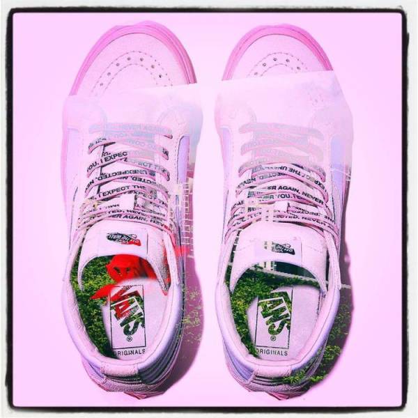 秋天入手这双高端休闲鞋无敌百搭,初秋必买的4双鞋穿10年都不过时