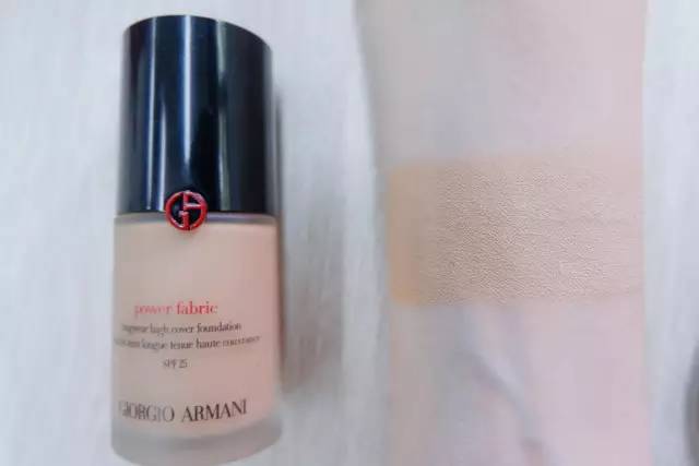 编辑部的选择|4款网红粉底测评,不去专柜也能挑到适合你的那个