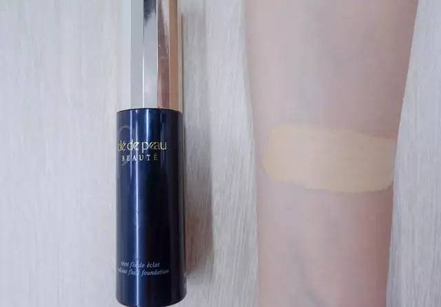 编辑部的选择|4款网红粉底测评,不去专柜也能挑到适合你的那个