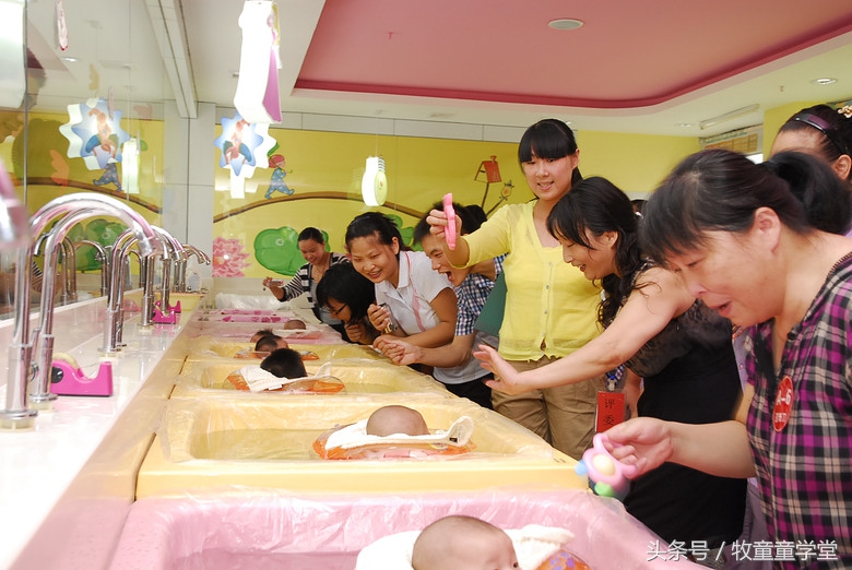 产妇给婴儿哺乳就恶心咋回事,产妇喂孩子的时候感觉恶心