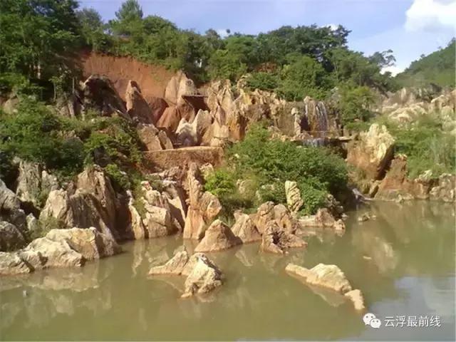 感叹石林的鬼斧神工,感叹云浮