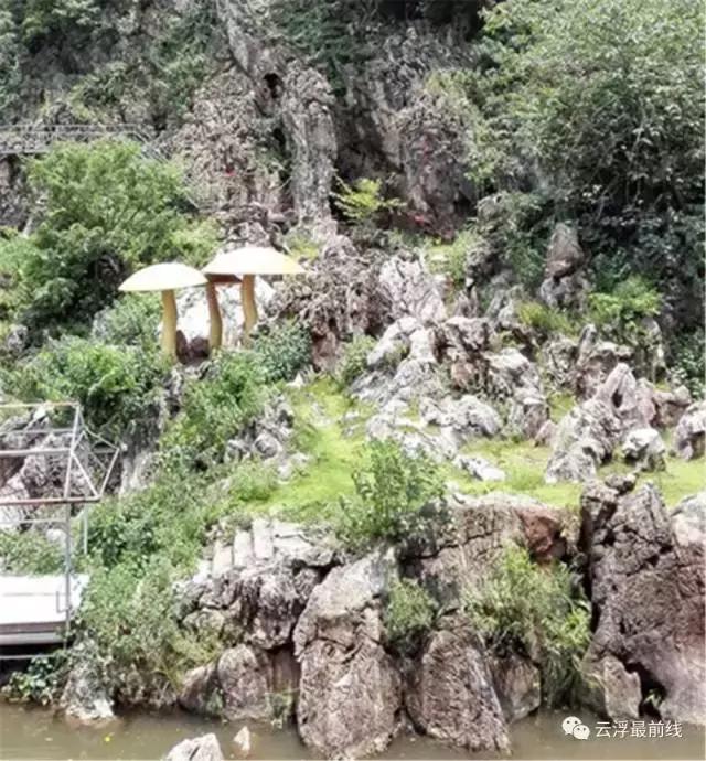 感叹石林的鬼斧神工,感叹云浮