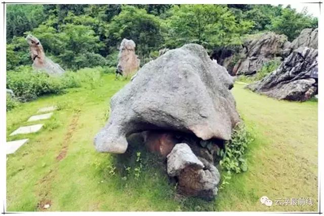 感叹石林的鬼斧神工,感叹云浮