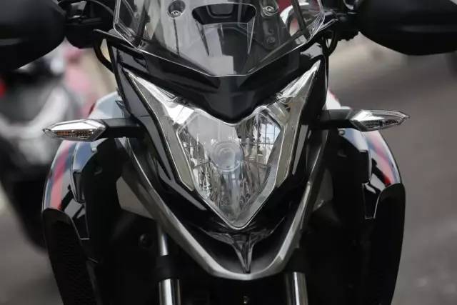 五羊本田猛鸷cb190x有时钟显示吗,猛鸷190对比新大洲本田cb190x