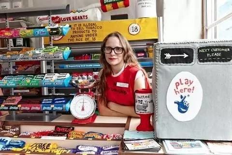 这家店9000件商品全是假货，人们却争相购买