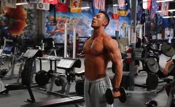 练宽肩膀的背部训练,练宽肩膀和手臂