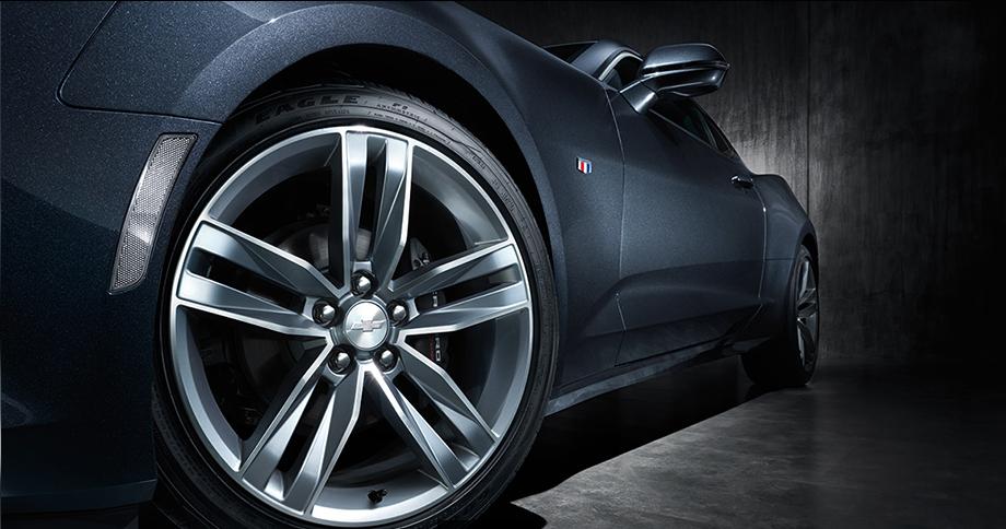 雪佛兰科迈罗大黄蜂ss最强版本,雪佛兰科迈罗完美复刻大黄蜂