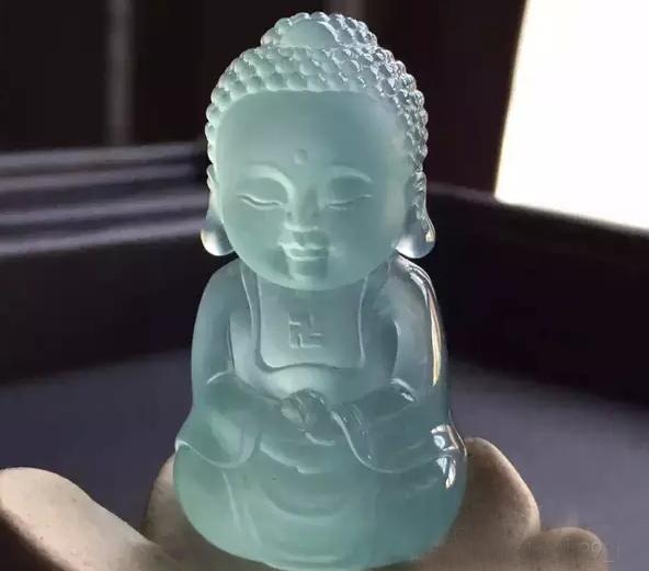 7000块钱买的金手镯,买的翡翠手镯5800