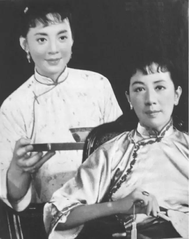 她是绝代美人，从影40余年演绎50多个形象，一生却只爱一个人