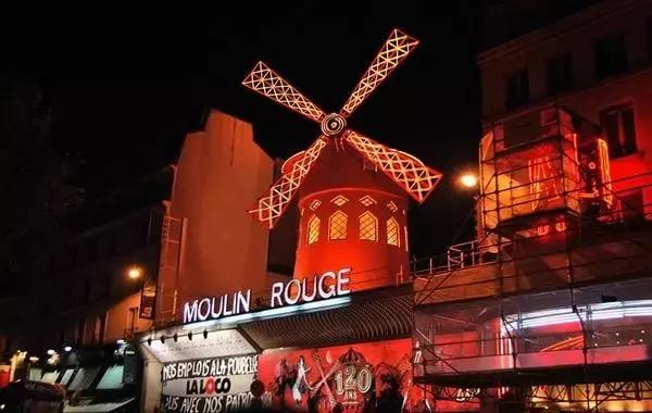 大嘴短发被讽“怪物”,如今逆袭时尚圈第一宠儿