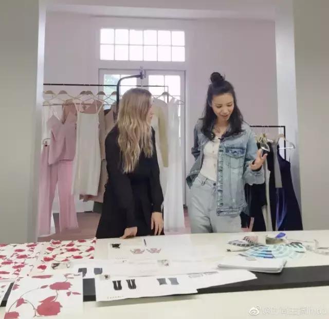 大嘴短发被讽“怪物”,如今逆袭时尚圈第一宠儿