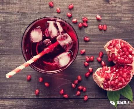 即将收获的石榴既美观又美味,又大又红的石榴真好吃