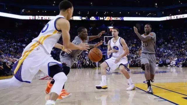 控球后卫怎么训练传球和意识,控卫传球技巧教学