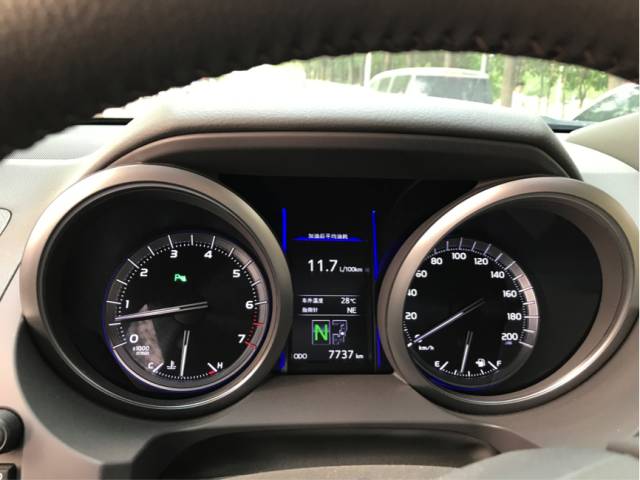 2.4t普拉多百公里真实油耗,车评人讲述普拉多4000