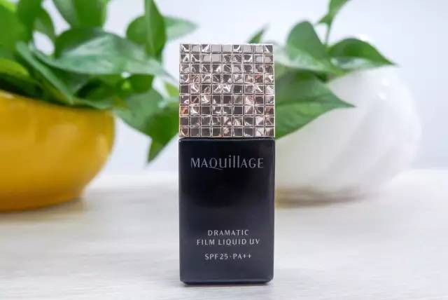 编辑部的选择|4款网红粉底测评,不去专柜也能挑到适合你的那个