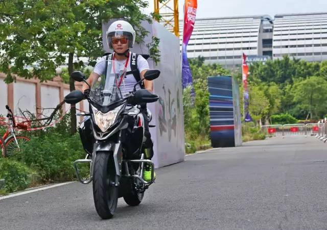 五羊本田猛鸷cb190x有时钟显示吗,猛鸷190对比新大洲本田cb190x