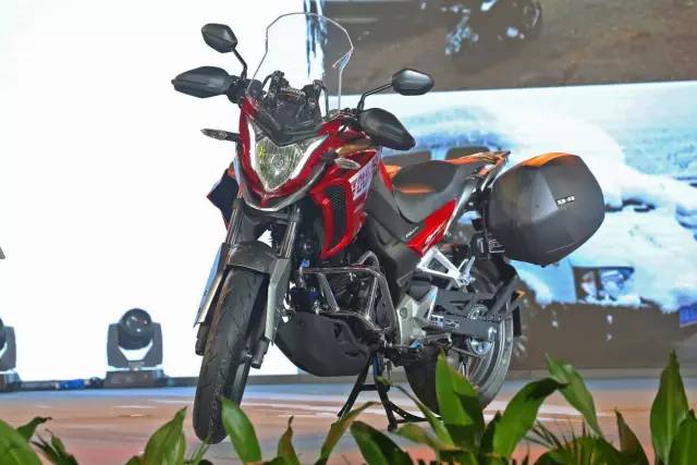 五羊本田猛鸷cb190x有时钟显示吗,猛鸷190对比新大洲本田cb190x