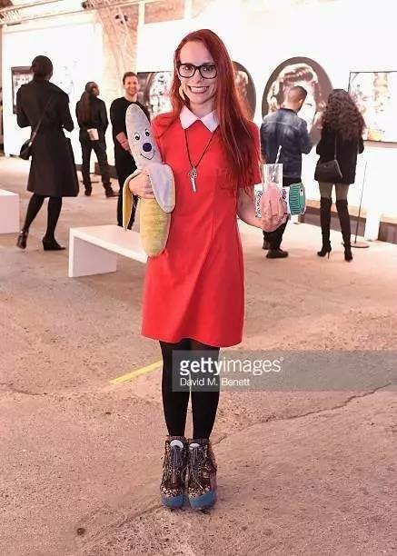 这家店9000件商品全是假货，人们却争相购买