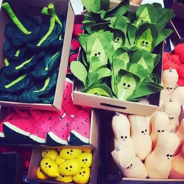 这家店9000件商品全是假货，人们却争相购买