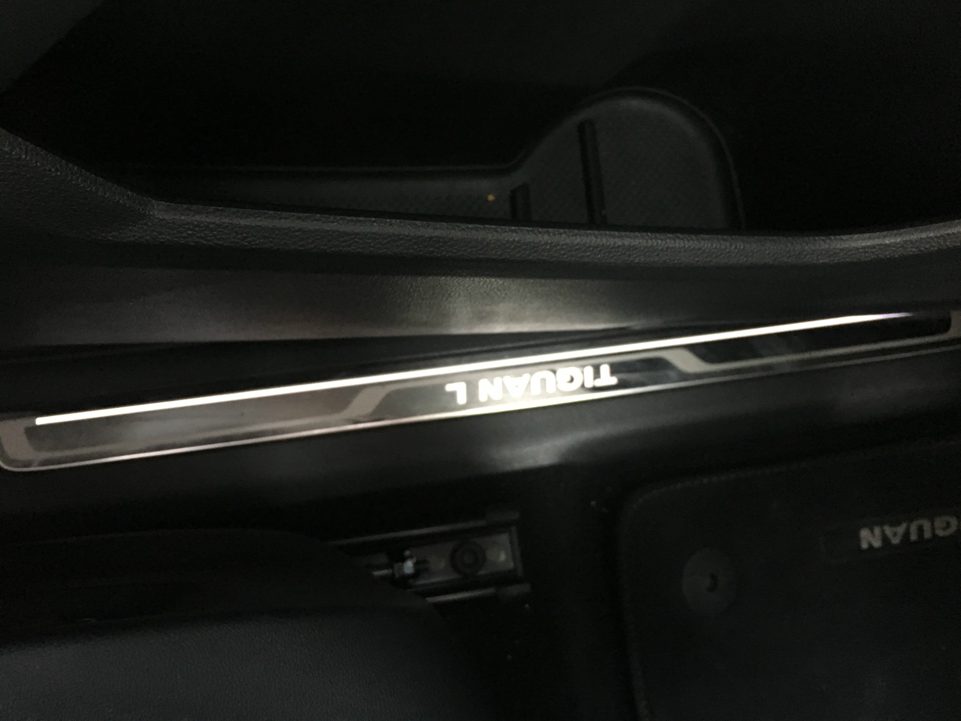 2023款途观lr-line380黑色试驾,2022途观lr-line评测