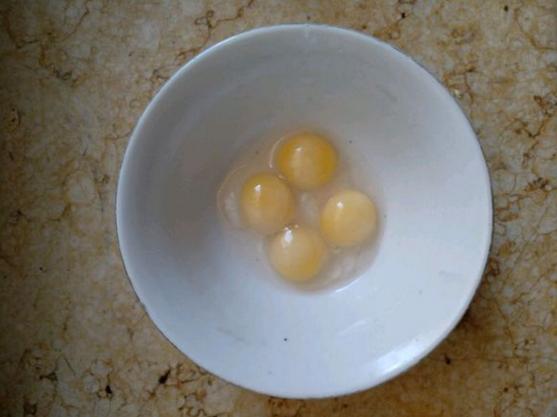 发现养的龟下的蛋全碎了,算了还是中午加个菜吧