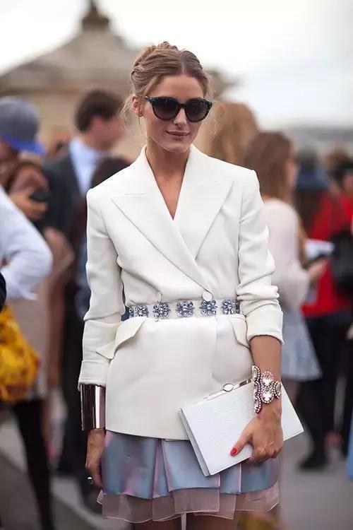 穿牛仔裤扎腰带还是不扎腰带好看,牛仔裤腰太松了有什么好看的腰带