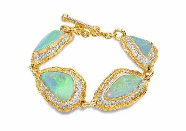 时与饰｜“手”住年华，“链”念时光：八月首饰——手链