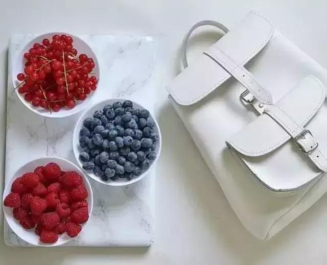 这款唐嫣同款的包包是什么牌子的,唐嫣杨幂同款包