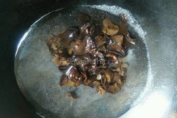 木耳怎样做才不会中毒,木耳怎么做都好吃