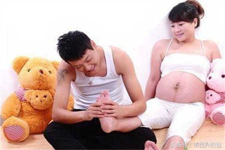 孕期孕吐时漏尿是怎么回事,孕吐胀气严重怎么办