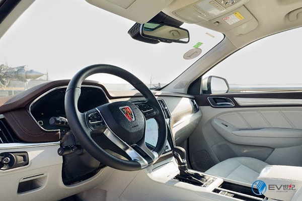 上汽荣威erx5油电混动suv动力,上汽第三代荣威erx5油电混动suv