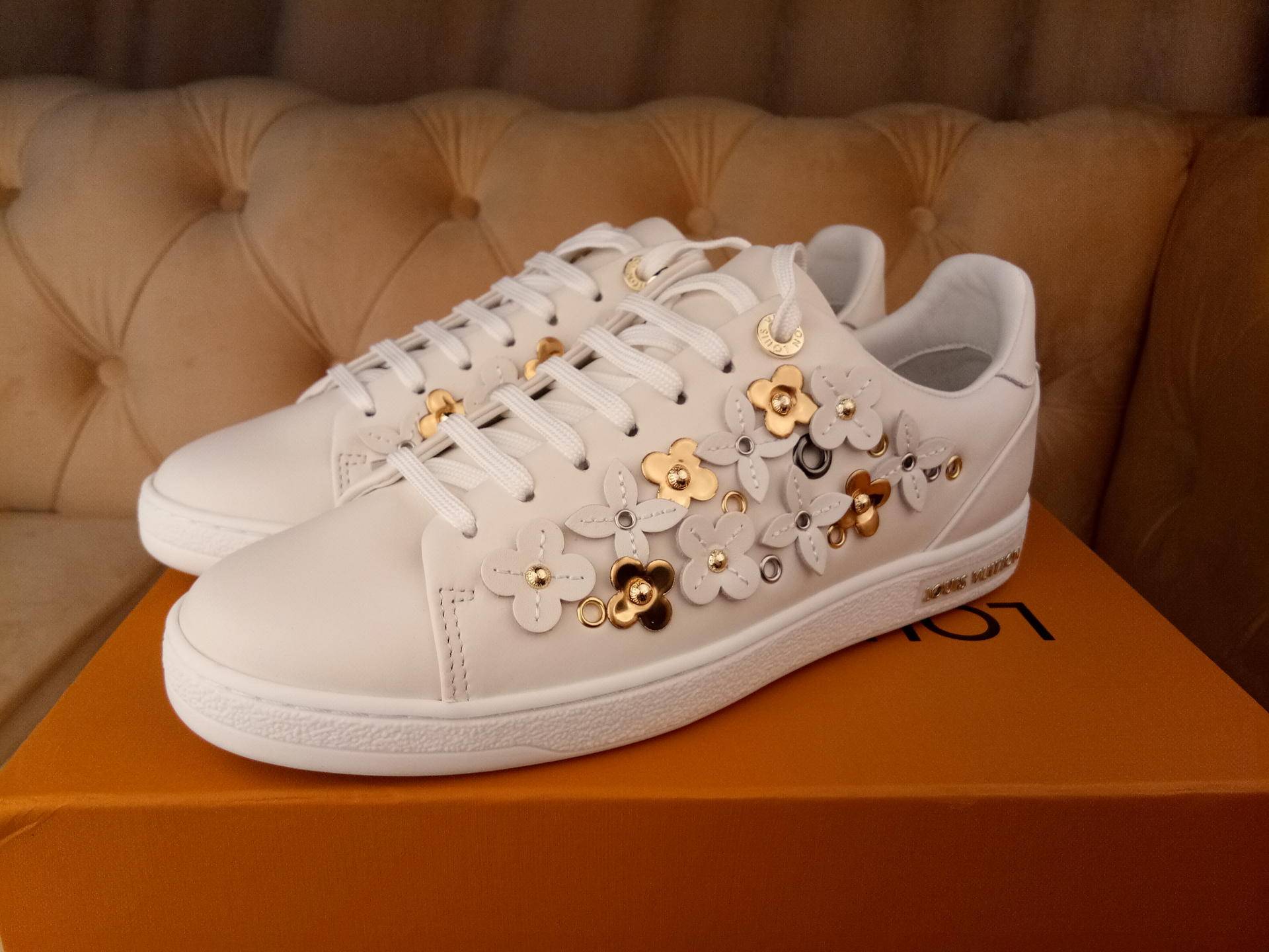 为LV小白鞋疯狂打call