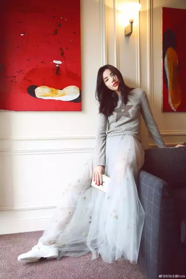 大嘴短发被讽“怪物”,如今逆袭时尚圈第一宠儿