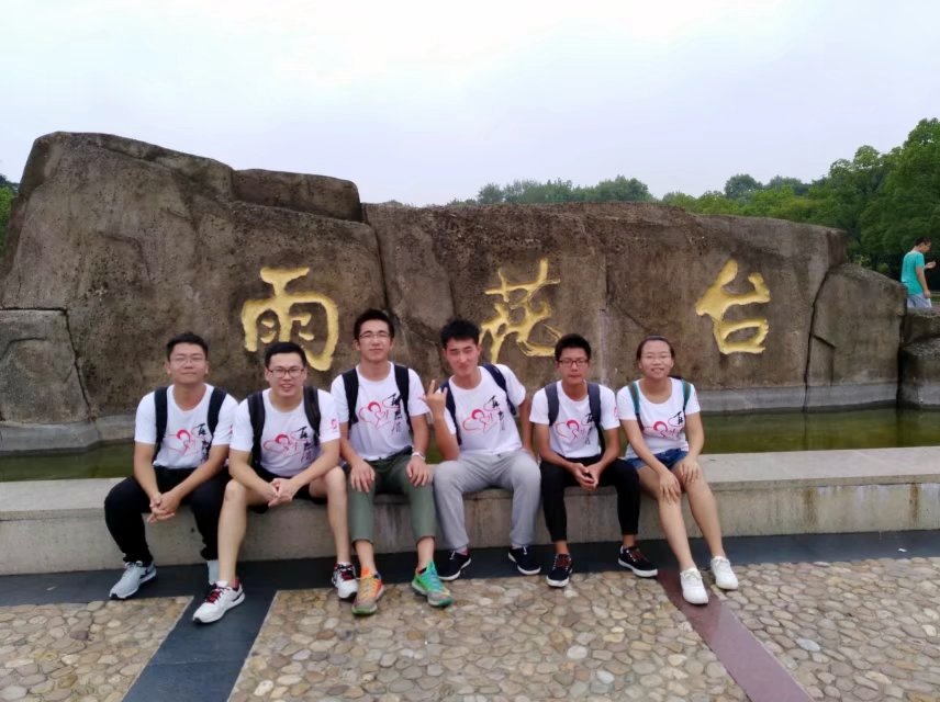 珞珈山同沐自强学风，金陵城共叙校友深情