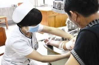 过敏性鼻炎引起咳嗽咋办啊,为什么过敏性鼻炎咳嗽很厉害