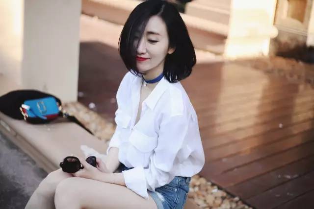 整牙戴的粉色的牙套,整牙给人带来的变化