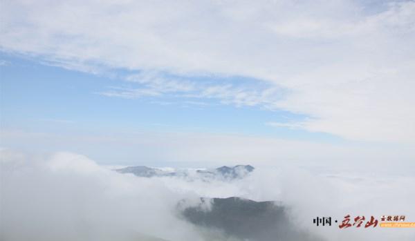 不经历风雨怎么见彩虹作文素材,不经历风雨怎么见彩虹英文
