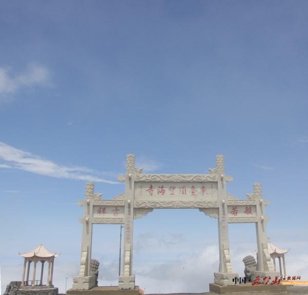 不经历风雨怎么见彩虹作文素材,不经历风雨怎么见彩虹英文