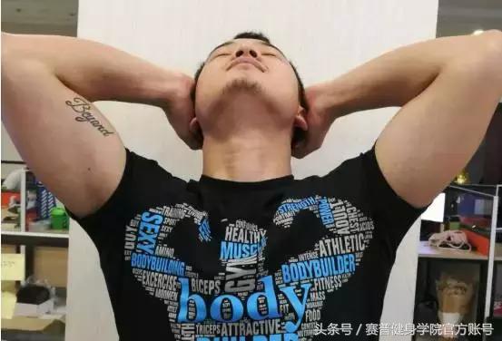 颈部肌肉训练下巴线条,颈部肌肉练粗