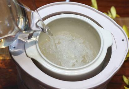 一样的炖煮方法为什么燕窝会化水,燕窝容易化水是什么原因