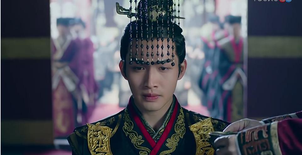 《丽姬传》史上最帅嬴政上线，第二集就把女主角迪丽热巴给睡了！