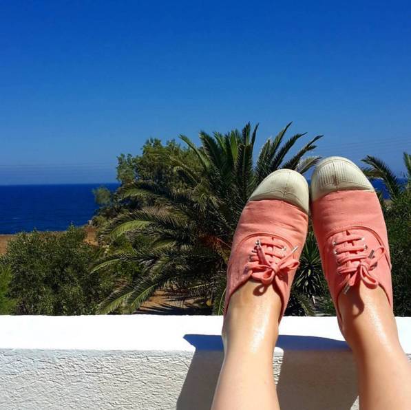 帆布鞋也能穿出女王风范,帆布鞋也能穿出高级感