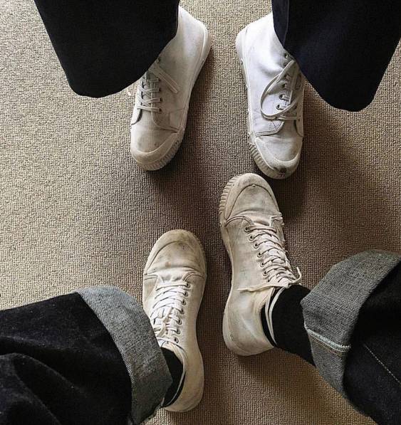 帆布鞋也能穿出女王风范,帆布鞋也能穿出高级感