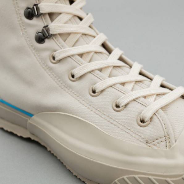 帆布鞋也能穿出女王风范,帆布鞋也能穿出高级感